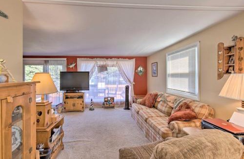 Ludington House | Lakefront Ludington Retreat w/Kayaks & Fire Pit!