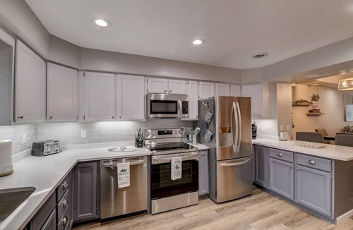 Lake Delton Condo | Lakefront Luxury 212 · Lakefront Luxury for Families or Couples