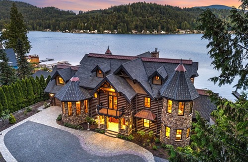 Olympia House | Lakefront Luxury Castle w/Hot Tub - Great for Groups, Gatherings, & Reunions!