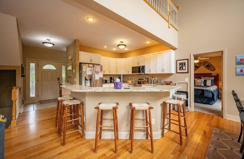 McHenry House | Lakefront Luxury Chalet w/Hot Tub & Dock