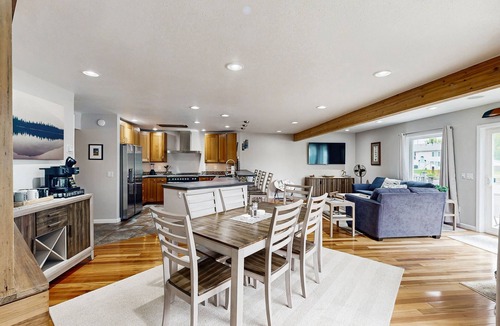 Bayshore - Klatt House | Lakefront Luxury on Campbell Lake – Spacious Anchorage Escape with Stunning View