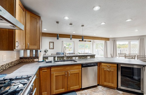 Bayshore - Klatt House | Lakefront Luxury on Campbell Lake – Spacious Anchorage Escape with Stunning View