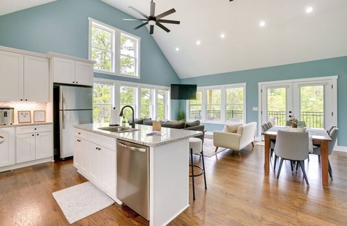 Wedowee House | Lakefront Luxury Retreat, Kayaks, Game Room, Firepit, Pool Table & Private Dock