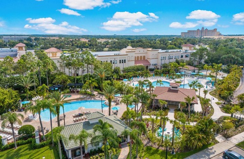 Florida Central Atlantic Coast Villa | Lakefront Luxury