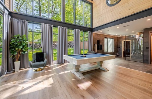 Scotrun Cabin | Lakefront Mansion/Exclusive SPA, Fishing, Lake