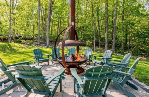 Scotrun Cabin | Lakefront Mansion/Exclusive SPA, Fishing, Lake