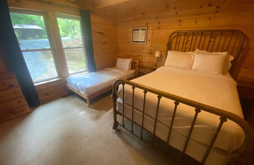 Mill Spring Cabin | Lakefront Melody by Carolina Properties - Lake Adger Lakefront, Canoe and Kayaks