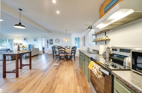 Clear Lake Cottage | Lakefront Mount Vernon Home w/Private Dock!