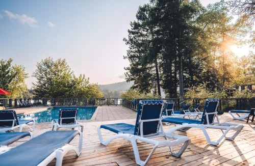Lac Superieur Village House | Lakefront, Mountain View - 1 Bedroom Resort Suite