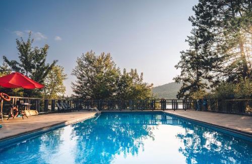 Lac-Superieur House | Lakefront, Mountain View - Resort Loft