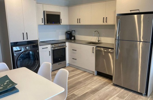 Okanagan-Similkameen Condo | Lakefront Nest Beach House Suite