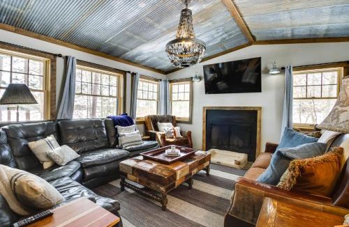 Nevis House | Lakefront Nevis Cabin Escape w/Hot Tub!