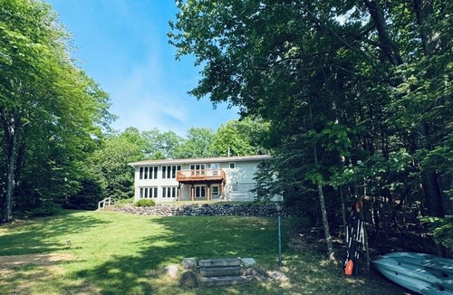 Eagle River House | Lakefront~Newly Remodeled~Firewood~WIFI