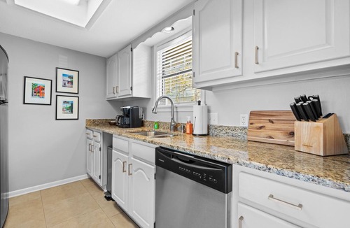 Lake Hamilton Condo | Lakefront on Hamilton! King Size Beds, Pool, Boat Slip & Gorgeous Sunsets!