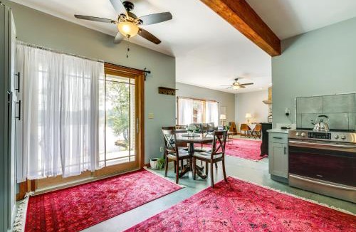 Orange Apartment | Lakefront Orange Vacation Rental - Pet Friendly!
