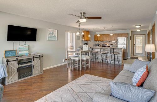 Osage Beach House | Lakefront Osage Beach Condo w/Balcony & Pool