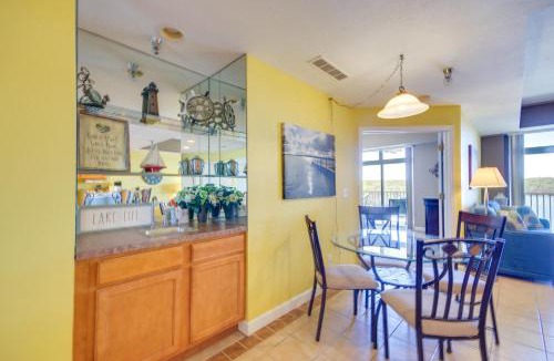 Osage Beach House | Lakefront Osage Beach Condo: Balcony & Pool Access