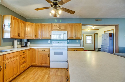Park Rapids Cabin | Lakefront Park Rapids Cabin w/Grill & Fire Pit!