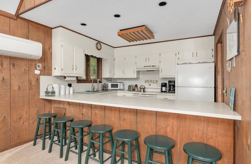 Gouldsboro House | Lakefront Poconos, Early check in late check out during winter months.