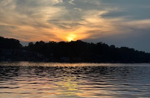 Harrison House | Lakefront, Private Beach on stunning Budd Lake, Kayaks, Fire Pit.