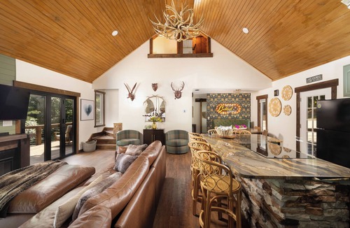 West Union House | Lakefront Private Cove Retreat w/Sandy Beach, Dock, Hot Tub + Boat & Ski Option