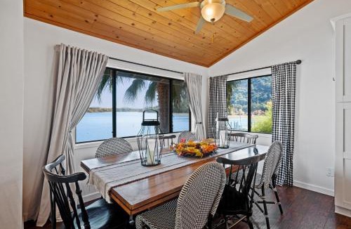 Lower Lake House | Lakefront, Private dock, ensuite-unit, King bed, Free EV charger, Boat Friendly