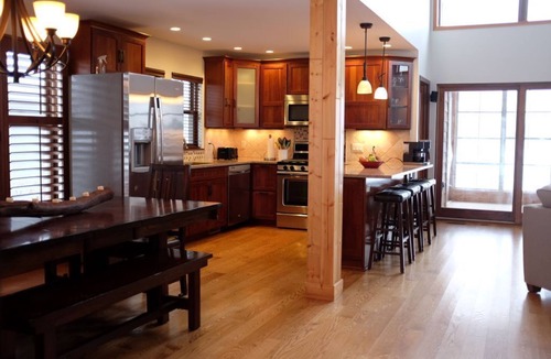 Bassett House | Lakefront Private Family Beach Retreat!