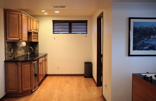 Bassett House | Lakefront Private Family Beach Retreat!
