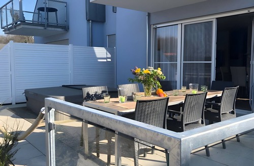 Muritz House | Lakefront Residence for 18 Guests (320 m²) in Untergöhren