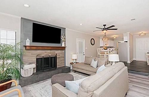Warner Robins House | Lakefront Retreat - Close to RAFB, Pets & Kids Friendly