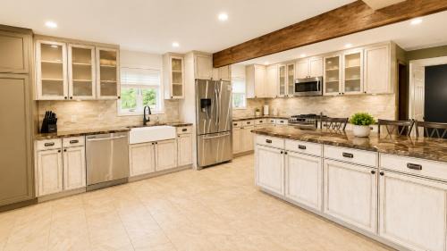 Monroe House | Lakefront Retreat w/Pool & Boats – Sleeps 12