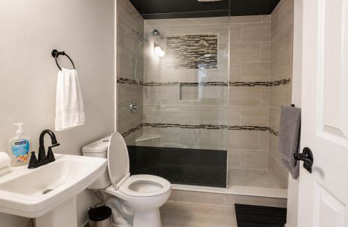 Monroe House | Lakefront Retreat w/Pool & Boats – Sleeps 12