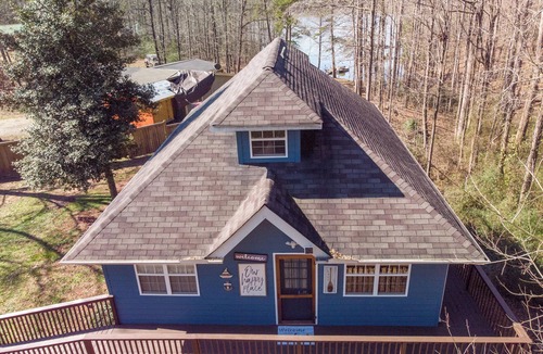 Reed Creek House | Lakefront Retreat with Kayaks and Dock - Minutes to Downtown Hartwell