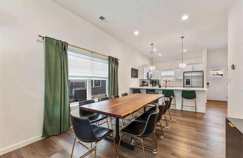 Table Rock House | Lakefront Rooftop Hangout Hot Tub Fire Pit Arcades
