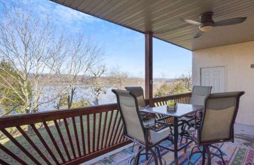 Indian Point House | Lakefront Sanctuary - Table Rock Lake Adventures