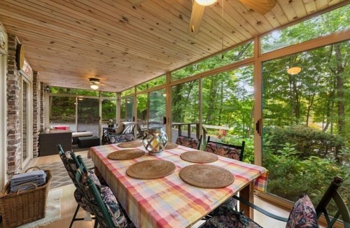 Union Pier House | Lakefront! Secluded, HotTub, Fire Pit, Private Dock&boats 90 Min from Chicago