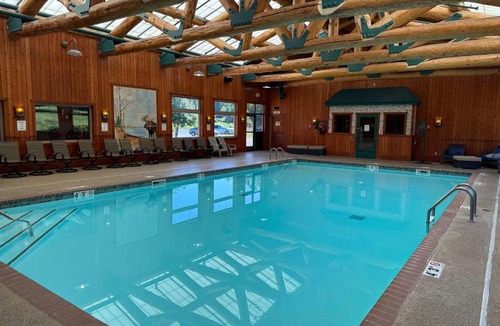 McGregor House | Lakefront-Sleep 12-Big Sandy Lodge Resort-Luxury