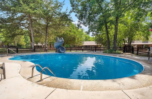Branson West Condo | Lakefront Sleeps 28 4 Units Pool, Game Room Perfect for Large Groups