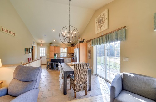 Ingalls Cottage | Lakefront Stephenson Retreat: Lake Access & Kayaks