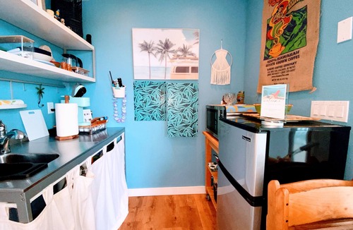Bonney Lake Cottage | Lakefront Studio Cabin & Tiki Hut. Enjoy Summer Fun and Winter Serenity!
