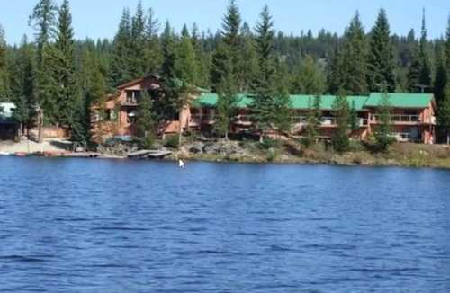 Idabel Lake Cottage | Lakefront Suite w/Private Hot Tub | Fireplace