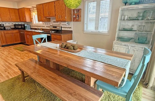 Kelleys Island House | Lakefront Sunset Serenity - 4 Bedrooms/2 Bathrooms