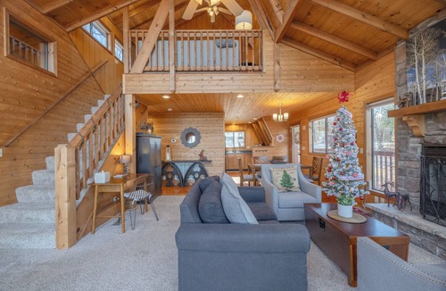 Innsbrook Ski Chalet | Lakefront Timberline Chalet by Innsbrook Vacations!