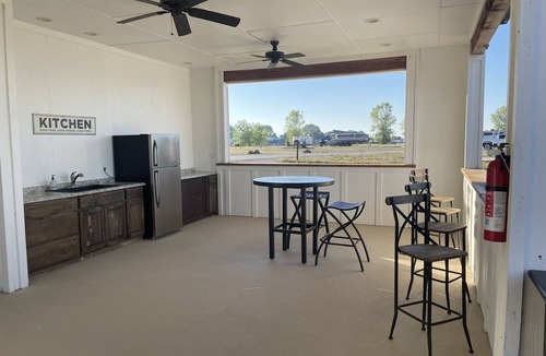 Kerens Cottage | Lakefront Tiny Home with Dock & View