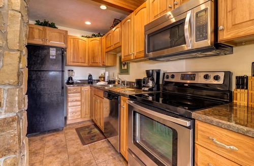 McHenry House | Lakefront Townhouse with Lake & Ski Access
