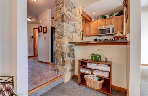 McHenry House | Lakefront Townhouse with Lake & Ski Access