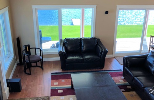 Westerose House | Lakefront Vacation home