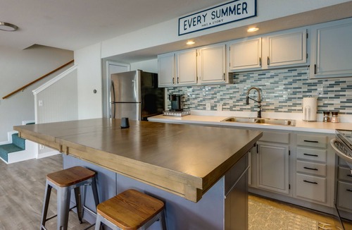 Versailles House | Lakefront Versailles Vacation Rental w/Dock!