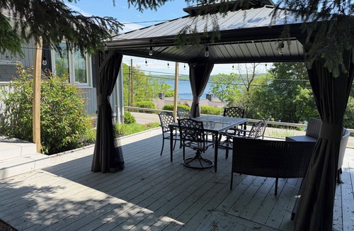 Canandaigua House | Lakefront Vibes & Wine Country 3BR Near Downtown, CMAC Canandaigua Lake Overlook