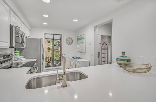 Sandestin House | Lakefront Views ~ Golf Cart ~ Private Patio ~ Pool